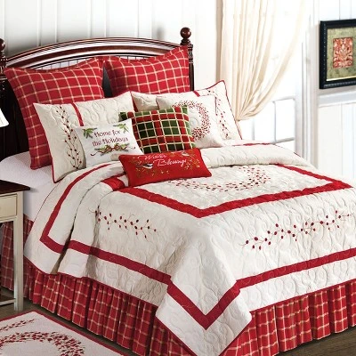 C&F Home 20" X 26" Berry Wreath Christmas Standard Sham 1 C&F Home 20" X 26" Berry Wreath Christmas Standard Sham