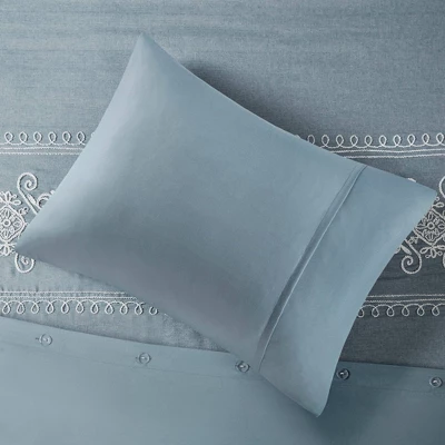 Intelligent Design Laurel Embroidered Duvet Cover Set Blue 3 Intelligent Design Laurel Embroidered Duvet Cover Set Blue - Image 3