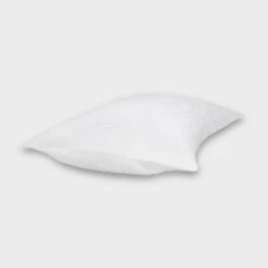 Matelasse Washed Medallion Pillow Sham - Thresholdâ˘